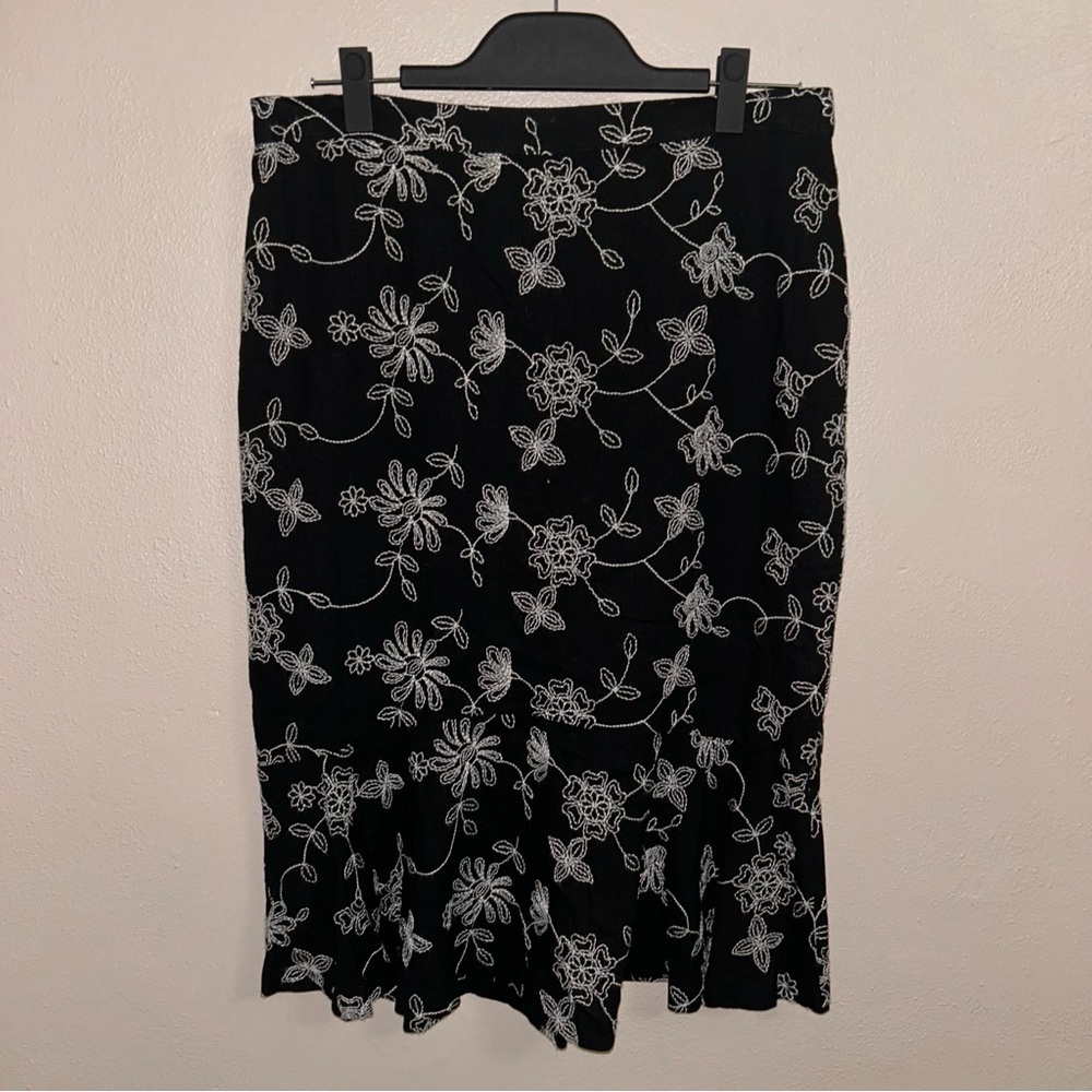 Ann Taylor Black low rise Midi Skirt with White Floral ruffle Embroidery